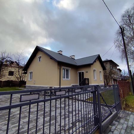 Berryblossom Estate Кросно Екстер'єр фото